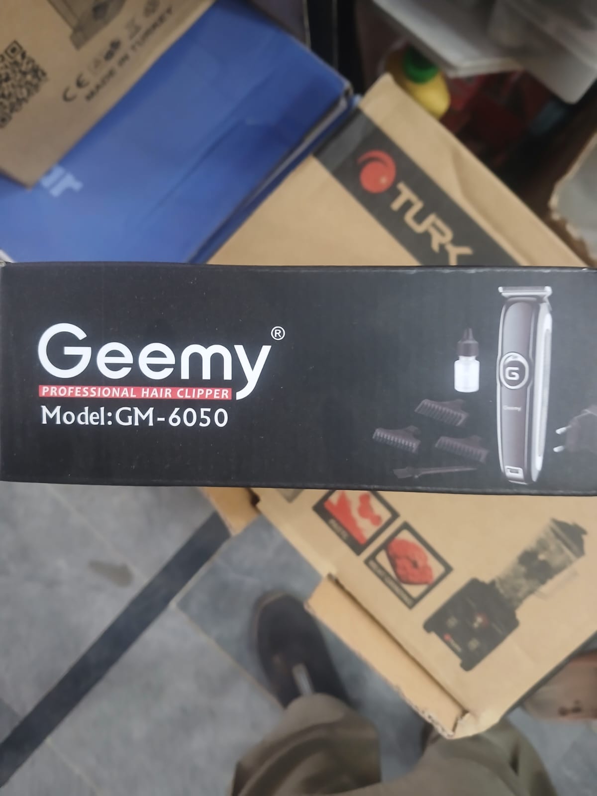 Geemy GM-6050 hair trimmer machine professional for men beard & hair clipper rechargeable face hair cutter machine electric haircut geemy trimmer 6050 - Detail View 5